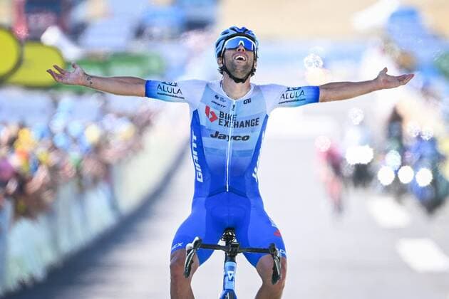MENDE, FRANCE - JULY 16 : Matthews Michael (AUS) of Team BikeExchange - Jayco celebrates winning stage 14 of the 109th edition of the 2022 Tour de France cycling race, a stage of 195 kms with start in Saint-Etienne and finish in Mende on July 16, 2022 in Mende, France, 16 07 2022 ( Motordriver Kenny Verfaillie - Tour de France 2022 - Stage 14 PhotoNews Panoramic 