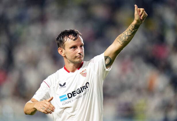 Coupang Play Series ( Tottenham Hotspur vs - Sevilla 2022 07 16 ) SUWON, SOUTH KOREA, JUL 16 : Ivan Rakitic of Sevilla FC reacts after the Coupang Play Series Pre Season Friendly match between Tottenham Hotspur FC and Sevilla FC at the Suwon World Cup Stadium in Suwon, South Korea, 16 July 2022. (Editorial Use Only) Suwon the Suwon World Cup Stadium South Korea 7466_260929 Copyright: xSeokyongxLee PentaxPressx