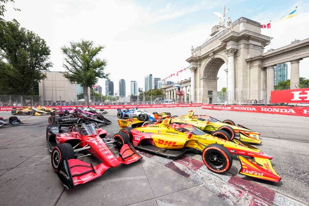Bilder des Jahres 2022, Sport 07 Juli Sport Bilder des Tages July 17, 2022, Toronto, on, CANADA: Will Power of Australia, left to right, Romain Grosjean of Switzerland and Devlin DeFrancesco of Canada drive during the 2022 Honda Indy Toronto, in Toronto, Sunday, July 17, 2022. Canada News - July 17, 2022  - ZUMAc35_ 20220717_zaf_c35_064 Copyright: xAndrewxLahodynskyjx