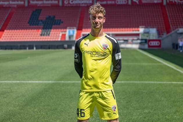 Goalkeeper Maurice Dehler 46, FCI FC Ingolstadt 04 3 Liga, Porträttermin 2022 2023, 3 Liga FC Ingolstadt 04 season 2022 2023