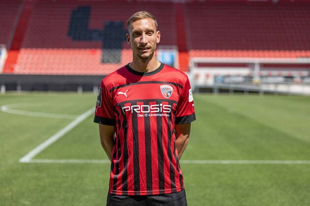 Tobias Schröck 21, FCI captain FC Ingolstadt 04 3 Liga, porträttermin 2022 2023, 3 Liga FC Ingolstadt 04 season 2022 2023
