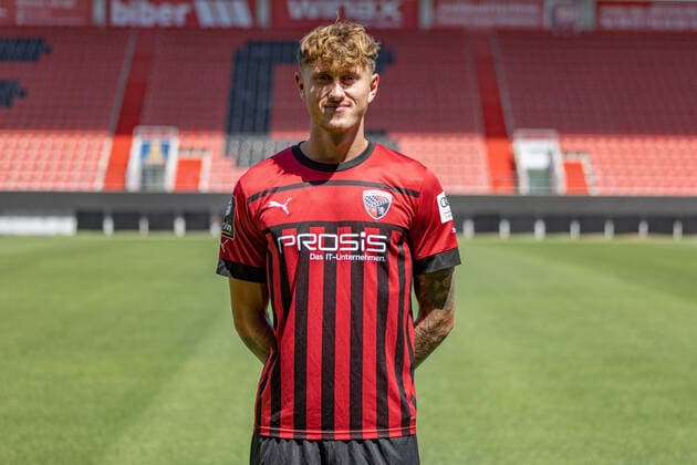 Calvin Brackelmann 17, FCI FC Ingolstadt 04 3 Liga, Porträttermin 2022 2023, 3 Liga FC Ingolstadt 04 season 2022 2023