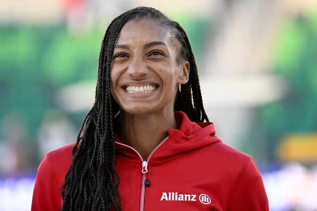 zEUGENE, THE UNITED STATES OF AMERICA - JULY 18 : Nafissatou Thiam pictured during the podium ceremony after Heptathlon on day 4 of the World Athletics Championships Oregon 22 on July 18, 2022 in Eugene, The United States of America, 18 07 2022 ( World Athletics Championships Oregon 22 - day 4 PhotoNews Panoramic 