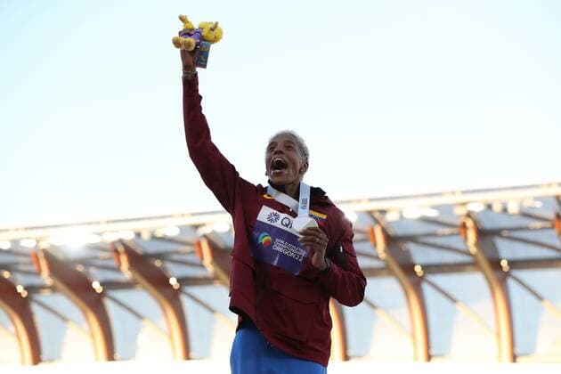 Mandatory Credit: Photo by Amanda Loman Shutterstock (13033002cs) Gold medalist, Yulimar Rojas, of Venezuela, during the medal ceremony for the women s triple jump 2022 World Athletics Championships, Day Four Hayward Field, Eugene, Oregon, USA - 18 Jul 2022 2022 World Athletics Championships, Day Four Hayward Field, Eugene, Oregon, USA - 18 Jul 2022 Copyright: xAmandaxLoman Shutterstockx 13033002cs