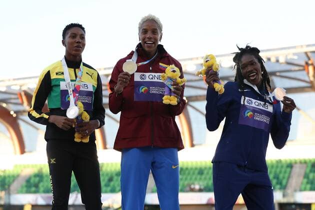 Mandatory Credit: Photo by Amanda Loman Shutterstock (13033002cx) Silver medalist Shanieka Ricketts, of Jamaica, gold medalist, Yulimar Rojas, of Venezuela, and bronze medalist Tori Franklin, of the United States pose for a photo during the medal ceremony for the women s triple jump 2022 World Athletics Championships, Day Four Hayward Field, Eugene, Oregon, USA - 18 Jul 2022 2022 World Athletics Championships, Day Four Hayward Field, Eugene, Oregon, USA - 18 Jul 2022 Copyright: xAmandaxLoman Shutterstockx 13033002cx