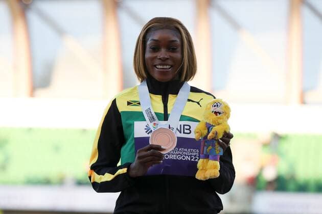 Mandatory Credit: Photo by Amanda Loman Shutterstock (13033002cy) Bronze medalist Tori Franklin, of Jamaica, during the medal ceremony for the women s 100-meter run 2022 World Athletics Championships, Day Four Hayward Field, Eugene, Oregon, USA - 18 Jul 2022 2022 World Athletics Championships, Day Four Hayward Field, Eugene, Oregon, USA - 18 Jul 2022 Copyright: xAmandaxLoman Shutterstockx 13033002cy