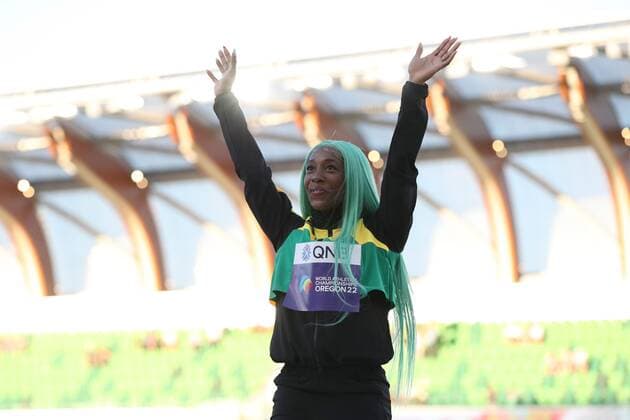Mandatory Credit: Photo by Amanda Loman Shutterstock (13033002dc) Gold medalist Shelly-Ann Fraser-Pryce, of Jamaica, during the medal ceremony for the women s 100-meter run 2022 World Athletics Championships, Day Four Hayward Field, Eugene, Oregon, USA - 18 Jul 2022 2022 World Athletics Championships, Day Four Hayward Field, Eugene, Oregon, USA - 18 Jul 2022 Copyright: xAmandaxLoman Shutterstockx 13033002dc