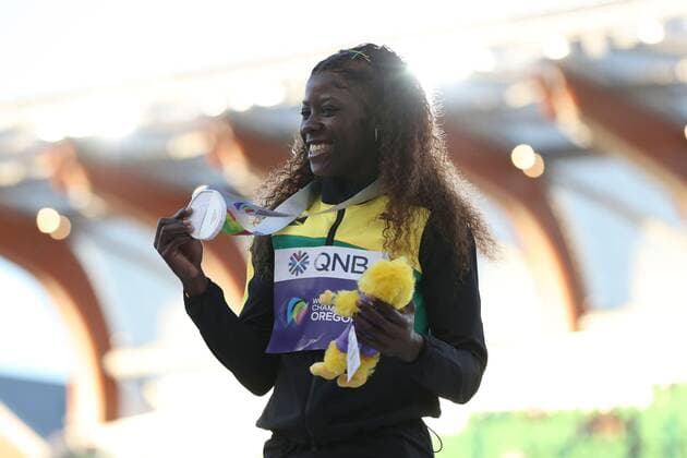 Mandatory Credit: Photo by Amanda Loman Shutterstock (13033002db) Silver medalist Shericka Jackson, of Jamaica, during the medal ceremony for the women s 100-meter run 2022 World Athletics Championships, Day Four Hayward Field, Eugene, Oregon, USA - 18 Jul 2022 2022 World Athletics Championships, Day Four Hayward Field, Eugene, Oregon, USA - 18 Jul 2022 Copyright: xAmandaxLoman Shutterstockx 13033002db