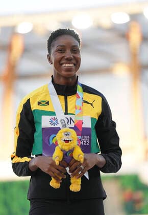 (220718) -- EUGENE, July 18, 2022 -- Silver medalist Jamaica s Shanieka Ricketts attends the awarding ceremony of women s triple jump at the World Athletics Championships Oregon22 in Eugene, Oregon, the United States, July 18, 2022. ) (SP)U.S.-EUGENE-ATHLETICS-WORLD CHAMPIONSHIPS-WOMEN S TRIPLE JUMP-AWARDING CEREMONY WangxYing 