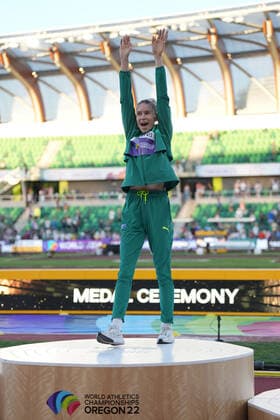 (220720) -- EUGENE, July 20, 2022 -- Gold medalist Eleanor Patterson of Australia celebrates during the women s high jump awarding ceremony at the World Athletics Championships Oregon22 in Eugene, Oregon, the United States, July 19, 2022. ) (SP)U.S.-EUGENE-ATHLETICS-WORLD CHAMPIONSHIPS-WOMEN S HIGH JUMP-AWARDING CEREMONY WangxYing 