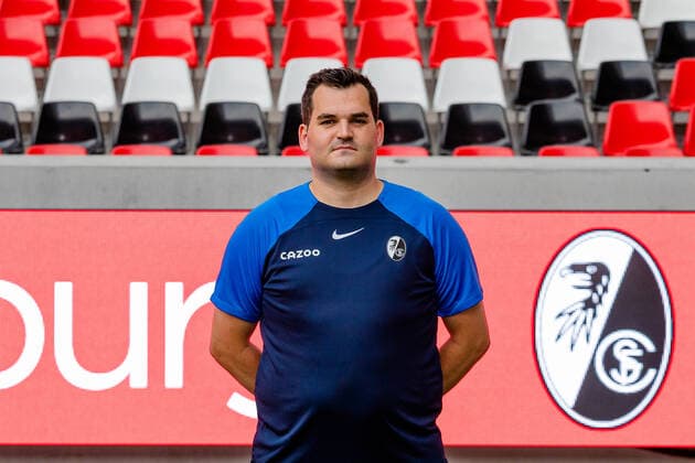Max Beckmann Zeugwart SC Freiburg, 1 Bundesliga, Portraittermin 2022 2022, 20 07 2022 DFB DFL REGULATIONS PROHIBIT ANY USE OF PHOTOGRAPHS AS IMAGE SEQUENCES AND OR QUASI VIDEO SC Freiburg, 1 Bundesliga, Portraittermin 2022 2023, 20 07 2022 Freiburg Copyright: xEibner-Pressefoto RogerxBuerkex EP_EER
