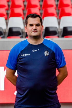 Max Beckmann Zeugwart SC Freiburg, 1 Bundesliga, Portraittermin 2022 2022, 20 07 2022 DFB DFL REGULATIONS PROHIBIT ANY USE OF PHOTOGRAPHS AS IMAGE SEQUENCES AND OR QUASI VIDEO SC Freiburg, 1 Bundesliga, Portraittermin 2022 2023, 20 07 2022 Freiburg Copyright: xEibner-Pressefoto RogerxBuerkex EP_EER