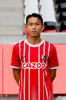 Wooyeong Jeong SC Freiburg, 29 SC Freiburg, 1 Bundesliga, Portraittermin 2022 2022, 20 07 2022 DFB DFL REGULATIONS PROHIBIT ANY USE OF PHOTOGRAPHS AS IMAGE SEQUENCES AND OR QUASI VIDEO SC Freiburg, 1 Bundesliga, Portraittermin 2022 2023, 20 07 2022 Freiburg Copyright: xEibner-Pressefoto RogerxBuerkex EP_EER