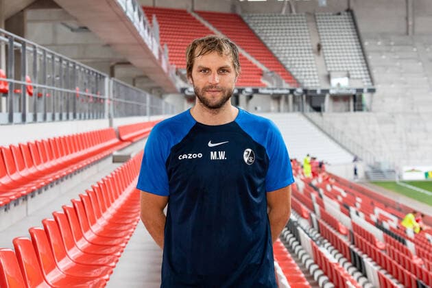 Team doctor Dr Dr Markus Wenning SC Freiburg, 1 Bundesliga, Portraittermin 2022 2022, 20 07 2022 DFB DFL REGULATIONS PROHIBIT ANY USE OF PHOTOGRAPHS AS IMAGE SEQUENCES AND OR QUASI VIDEO SC Freiburg, 1 Bundesliga, Portraittermin 2022 2023, 20 07 2022 Freiburg Copyright: xEibner-Pressefoto RogerxBuerkex EP_EER
