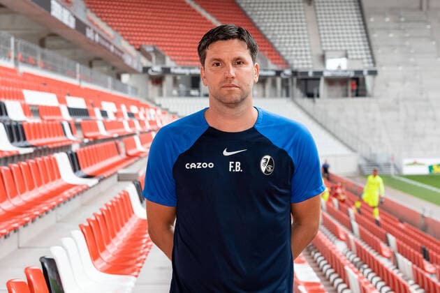Co Coach Florian Bruns SC Freiburg, 1 Bundesliga, Portraittermin 2022 2022, 20 07 2022 DFB DFL REGULATIONS PROHIBIT ANY USE OF PHOTOGRAPHS AS IMAGE SEQUENCES AND OR QUASI VIDEO SC Freiburg, 1 Bundesliga, Portraittermin 2022 2023, 20 07 2022 Freiburg Copyright: xEibner-Pressefoto RogerxBuerkex EP_EER