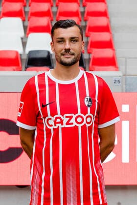 Manuel Gulde SC Freiburg, 05 SC Freiburg, 1 Bundesliga, Portraittermin 2022 2022, 20 07 2022 DFB DFL REGULATIONS PROHIBIT ANY USE OF PHOTOGRAPHS AS IMAGE SEQUENCES AND OR QUASI VIDEO SC Freiburg, 1 Bundesliga, Portraittermin 2022 2023, 20 07 2022 Freiburg Copyright: xEibner-Pressefoto RogerxBuerkex EP_EER