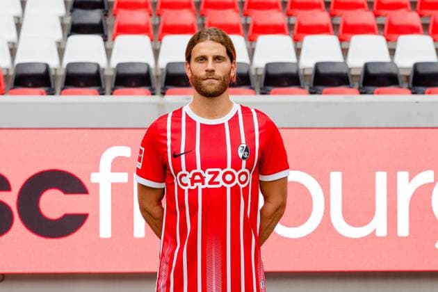Lucas Hoeler SC Freiburg, 09 SC Freiburg, 1 Bundesliga, Portraittermin 2022 2022, 20 07 2022 DFB DFL REGULATIONS PROHIBIT ANY USE OF PHOTOGRAPHS AS IMAGE SEQUENCES AND OR QUASI VIDEO SC Freiburg, 1 Bundesliga, Portraittermin 2022 2023, 20 07 2022 Freiburg Copyright: xEibner-Pressefoto RogerxBuerkex EP_EER