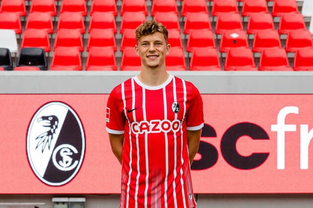 Yannik Keitel SC Freiburg, 14 SC Freiburg, 1 Bundesliga, Portraittermin 2022 2022, 20 07 2022 DFB DFL REGULATIONS PROHIBIT ANY USE OF PHOTOGRAPHS AS IMAGE SEQUENCES AND OR QUASI VIDEO SC Freiburg, 1 Bundesliga, Portraittermin 2022 2023, 20 07 2022 Freiburg Copyright: xEibner-Pressefoto RogerxBuerkex EP_EER