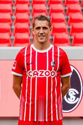 Nils Petersen SC Freiburg, 18 SC Freiburg, 1 Bundesliga, Portraittermin 2022 2022, 20 07 2022 DFB DFL REGULATIONS PROHIBIT ANY USE OF PHOTOGRAPHS AS IMAGE SEQUENCES AND OR QUASI VIDEO SC Freiburg, 1 Bundesliga, Portraittermin 2022 2023, 20 07 2022 Freiburg Copyright: xEibner-Pressefoto RogerxBuerkex EP_EER