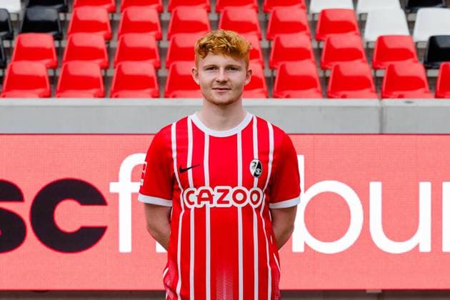 Robert Wagner SC Freiburg, 23 SC Freiburg, 1 Bundesliga, Portraittermin 2022 2022, 20 07 2022 DFB DFL REGULATIONS PROHIBIT ANY USE OF PHOTOGRAPHS AS IMAGE SEQUENCES AND OR QUASI VIDEO SC Freiburg, 1 Bundesliga, Portraittermin 2022 2023, 20 07 2022 Freiburg Copyright: xEibner-Pressefoto RogerxBuerkex EP_EER