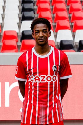 Kimberly Ezekwem SC Freiburg, 24 SC Freiburg, 1 Bundesliga, Portraittermin 2022 2022, 20 07 2022 DFB DFL REGULATIONS PROHIBIT ANY USE OF PHOTOGRAPHS AS IMAGE SEQUENCES AND OR QUASI VIDEO SC Freiburg, 1 Bundesliga, Portraittermin 2022 2023, 20 07 2022 Freiburg Copyright: xEibner-Pressefoto RogerxBuerkex EP_EER