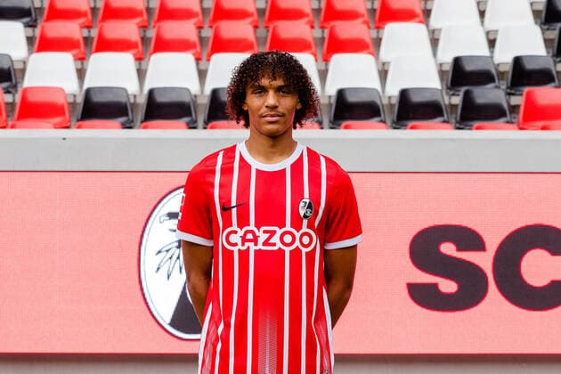 Kiliann Sildilla SC Freiburg, 25 SC Freiburg, 1 Bundesliga, Portraittermin 2022 2022, 20 07 2022 DFB DFL REGULATIONS PROHIBIT ANY USE OF PHOTOGRAPHS AS IMAGE SEQUENCES AND OR QUASI VIDEO SC Freiburg, 1 Bundesliga, Portraittermin 2022 2023, 20 07 2022 Freiburg Copyright: xEibner-Pressefoto RogerxBuerkex EP_EER