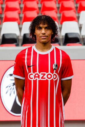 Kiliann Sildilla SC Freiburg, 25 SC Freiburg, 1 Bundesliga, Portraittermin 2022 2022, 20 07 2022 DFB DFL REGULATIONS PROHIBIT ANY USE OF PHOTOGRAPHS AS IMAGE SEQUENCES AND OR QUASI VIDEO SC Freiburg, 1 Bundesliga, Portraittermin 2022 2023, 20 07 2022 Freiburg Copyright: xEibner-Pressefoto RogerxBuerkex EP_EER