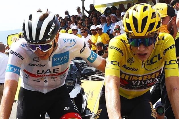 PEYRAGUDES, FRANCE - JULY 20 : Pogacar Tadej (SLO) of UAE Team Emirates and Vingegaard Jonas (DEN) of Team Jumbo-Visma crossing the finish line during stage 17 of the 109th edition of the 2022 Tour de France cycling race, a stage of 130 kms with start in Saint-Gaudens and finish in Peyragudes on July 20, 2022 in Peyragudes, France, 20 07 2022 ( Motordriver Kenny Verfaillie - Tour de France 2022 - Stage 17 PhotoNews Panoramic 