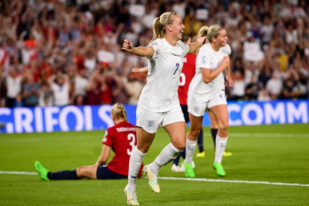 BRIGHTON, ENGLAND JULY 11 Beth Mead of England celebrates her goal during the UEFA Women s Euro England 2022 group A match between England and Norway at Brighton Hove Community Stadium on July 11, 2022 in Brighton, United Kingdom Brighton Brighton Hove Community Stadiu England United Kingdom  Copyright: xJustPictures.ch MarcioxMachadox