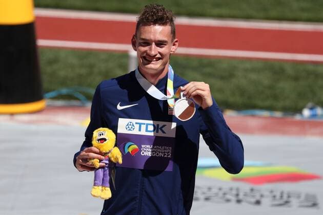 Mandatory Credit: Photo by Amanda Loman Shutterstock (13037095t) Bronze medalist Trevor Bassit, of the United States, during the medal ceremony for the men s 400-meter hurdles 2022 World Athletics Championships, Day Six Hayward Field, Eugene, Oregon, USA - 20 Jul 2022 2022 World Athletics Championships, Day Six Hayward Field, Eugene, Oregon, USA - 20 Jul 2022 Copyright: xAmandaxLoman Shutterstockx 13037095t