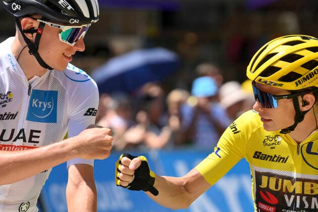 Slovenian Tadej Pogacar of UAE Team Emirates and Danish Jonas Vingegaard of Jumbo-Visma pictured at the start of stage 18 of the Tour de France cycling race, from Lourdes to Hautacam (143km), France, on Thursday 21 July 2022. This year s Tour de France takes place from 01 to 24 July 2022. - UK OUT DAVIDxSTOCKMAN  x37691458x