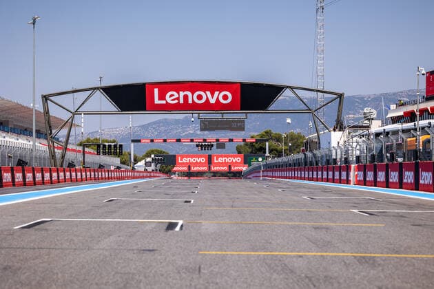 track, piste, circuit branding during the Formula 1 Lenovo Grand Prix de France, French Grand Prix 2022, 12th round of the 2022 FIA Formula One World Championship, WM, Weltmeisterschaft from July 22 to 24, 2022 on the Circuit Paul Ricard, in Le Castellet, France - F1 - FRENCH GRAND PRIX 2022 DPPI Panoramic  00122028_GH_1427