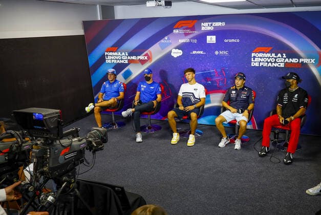 ALONSO Fernando (spa), Alpine F1 Team, SCHUMACHER Mick (ger), Haas F1 Team, GASLY Pierre (fra), Scuderia AlphaTauri, PEREZ Sergio (mex), Red Bull Racing and HAMILTON Lewis (gbr), Mercedes AMG F1 Team, portrait during the press conference, PK, Pressekonferenz prior to the Formula 1 Lenovo Grand Prix de France, French Grand Prix 2022, 12th round of the 2022 FIA Formula One World Championship, WM, Weltmeisterschaft from July 22 to 24, 2022 on the Circuit Paul Ricard, in Le Castellet, France - F1 - FRENCH GRAND PRIX 2022 DPPI Panoramic  _V2_4276