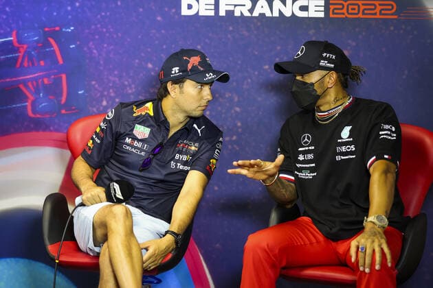PEREZ Sergio (mex), Red Bull Racing, portrait with HAMILTON Lewis (gbr), Mercedes AMG F1 Team during the press conference, PK, Pressekonferenz prior to the Formula 1 Lenovo Grand Prix de France, French Grand Prix 2022, 12th round of the 2022 FIA Formula One World Championship, WM, Weltmeisterschaft from July 22 to 24, 2022 on the Circuit Paul Ricard, in Le Castellet, France - F1 - FRENCH GRAND PRIX 2022 DPPI Panoramic  AV6_9873