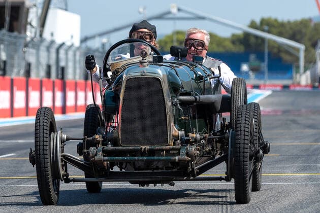Sebastian Vettel Aston Martin Aramco Cognizant F1 Team 5 and Johnny Herbert former Formula 1 driver drive the 1922 Aston Martin GP, French Grand Prix 2022, Motorsport, Formula 1, 21 07 2022, French Grand Prix 2022, Motorsport, Formula 1, 21 07 2022 Le Castellet Copyright: xEibner-Pressefotox EP_FSU