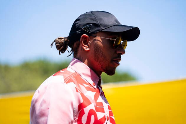 July 21, 2022, Le Castellet, France: LEWIS HAMILTON of Great Britain and Mercedes-AMG F1 Team arrives at the paddock during preparations of the 2022 FIA Formula 1 French Grand Prix at Circuit Paul Ricard in Le Castellet, France. Le Castellet France - ZUMAg147 20220721_zap_g147_002 Copyright: xJamesxGasperottix