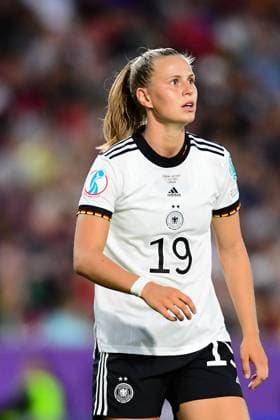 UEFA Womens Euro 2022 - Germany v Austria Klara Buehl (19 Germany)during the UEFA Womens Euro 2022 football match between Germany v Austria at Brentford Community Stadium in Brentford, England. Kevin Hodgson Our Game Magazine SPP Copyright: xKevinxHodgsonx xOurxGamexMagazinex SPPx kevin_hodgson_sports_press_photo_167301