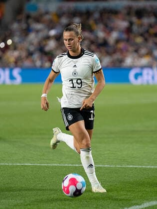 Klara Bühl 19 Germany in action during the quarterfinal match between Germany and Austria at the Womens European Championship on 21 07 2022 Brentford Brentford Community Stadium London England