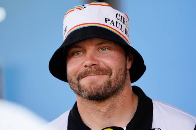 July 21, 2022, Le Castellet, Mezzolombardo, France: VALTTERI BOTTAS of Finland and Alfa Romeo Racing is seen talking to the media during preparations of the 2022 FIA Formula 1 French Grand Prix at Circuit Paul Ricard in Le Castellet, France. Le Castellet France - ZUMAf150 20220721_zsp_f150_029 Copyright: xDaisyxFacinellix