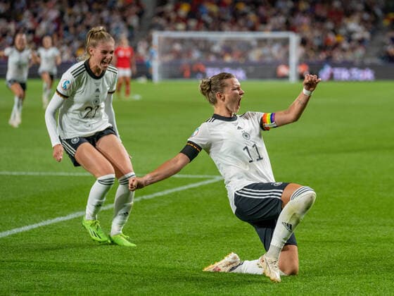 Alexandra Popp 11 Germany cheers for the goal to make it 2 0 during the quarter final match Germany Austria at the Womens European Championship on 21 07 2022 Brentford Brentford Community Stadium London England