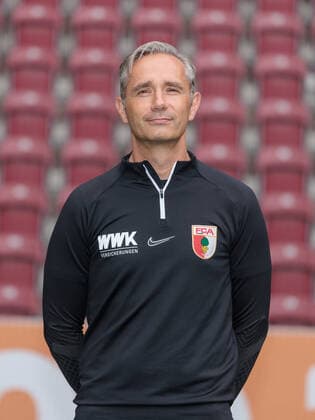 Dr Karsten Bogner Team doctor FC Augsburg 1 BL, Porträttermin 2022 2023,