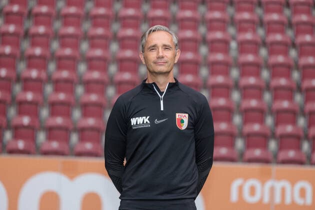 Dr Karsten Bogner Team doctor FC Augsburg 1 BL, Porträttermin 2022 2023,