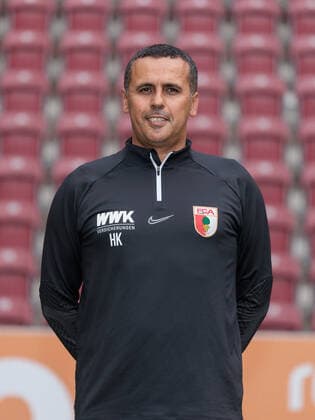 Herman Kandemir Physiotherapist FC Augsburg 1 BL, Porträttermin 2022 2023,