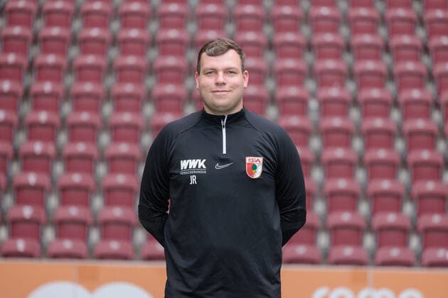 Jan Reckord Zeugwart FC Augsburg 1 BL, Porträttermin 2022 2023,
