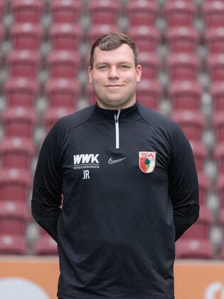 Jan Reckord Zeugwart FC Augsburg 1 BL, Porträttermin 2022 2023,