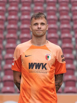 Rafal Gikiewicz Goalkeeper FC Augsburg 1 BL, Porträttermin 2022 2023,