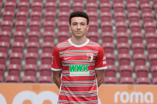 Ruben Vargas FC Augsburg 1 BL, Porträttermin 2022 2023,