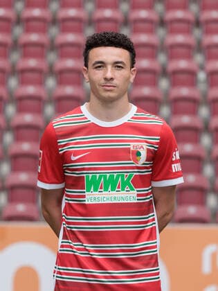 Ruben Vargas FC Augsburg 1 BL, Porträttermin 2022 2023,