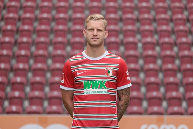 Arne Maier FC Augsburg 1 BL, Porträttermin 2022 2023,