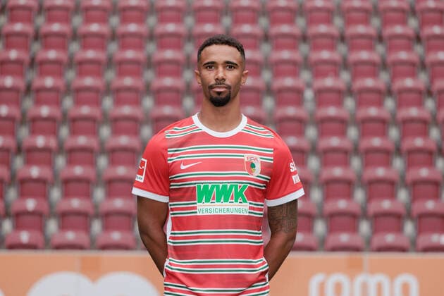 Noah Sarenren Bazee FC Augsburg 1 BL, Porträttermin 2022 2023,